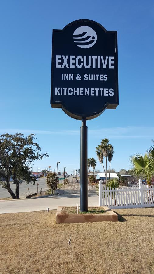 Executive Inn&Suites Floresville Exterior foto